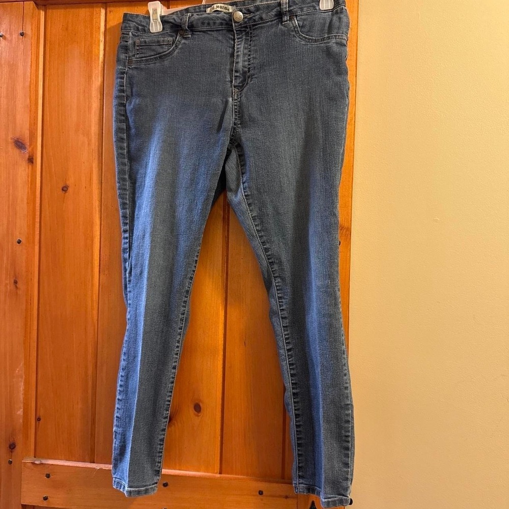 D. jeans blue skinny jeans with‎ a slight stretch size 16P